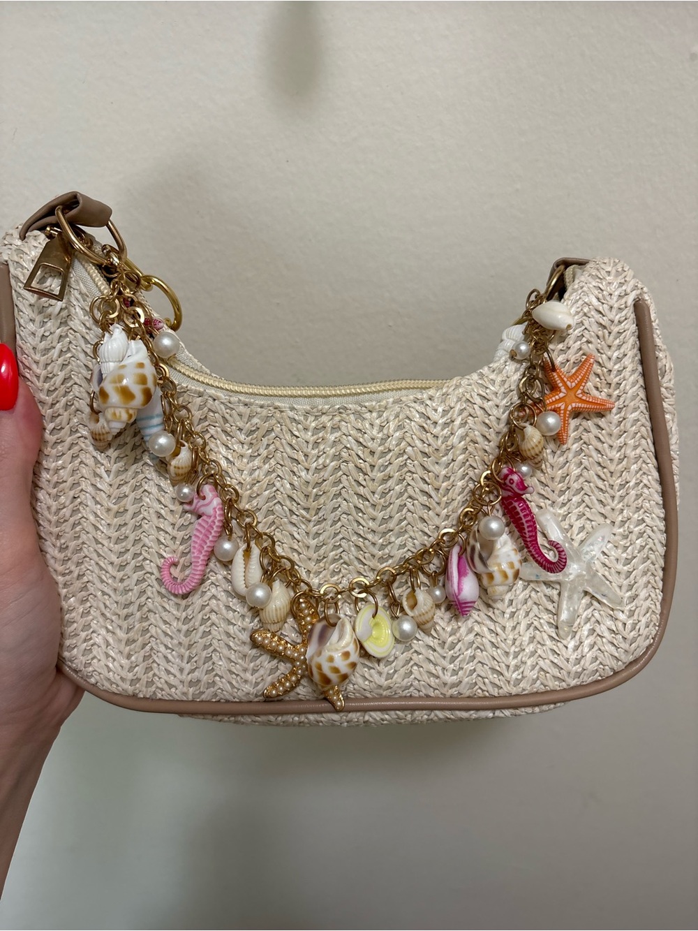 Small Beige Straw Charm Shoulder Bag with Gold Chain